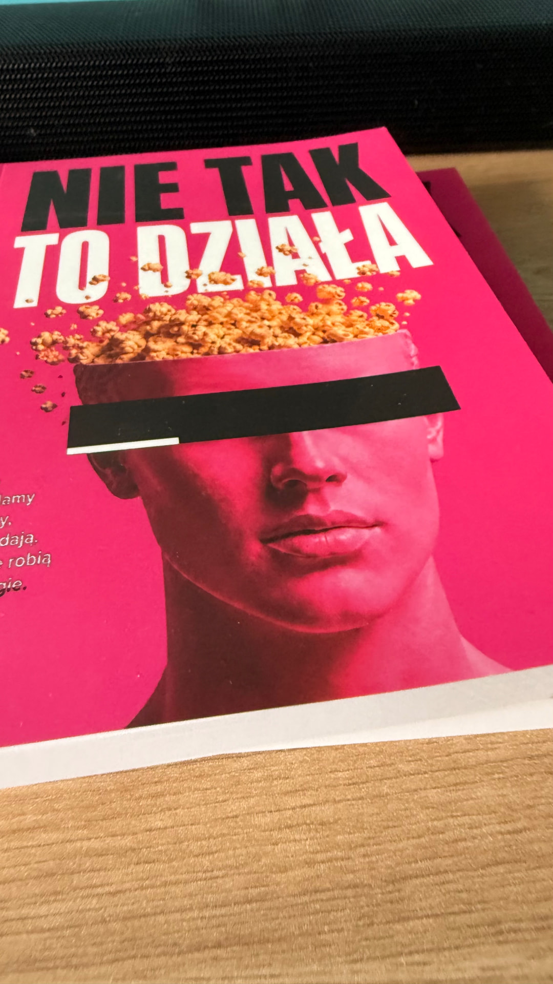 Książka „Nie tak to działa” w ujęciu pod kątem